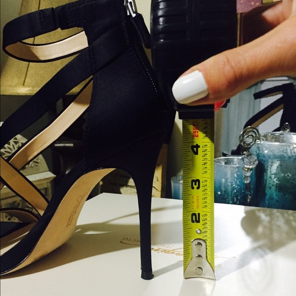 VINCE CAMUTO Stiletto - Picture 4 of 4