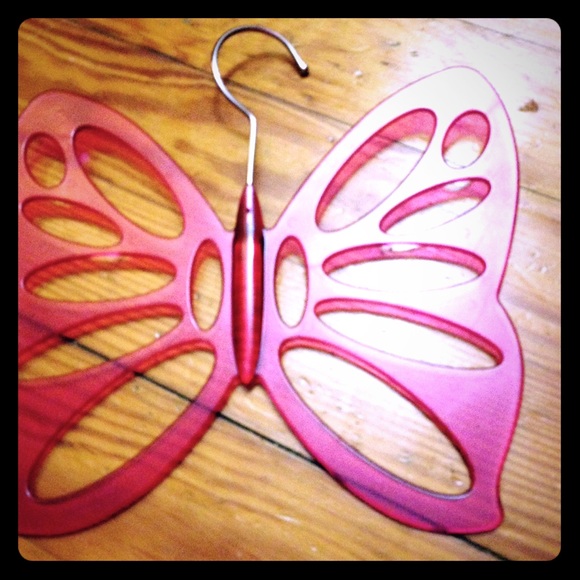 Hanger for scarves