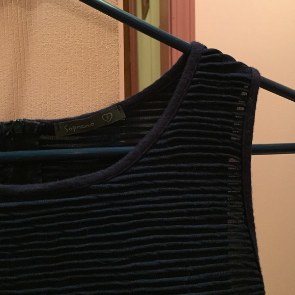 Navy crop top - Picture 2 of 3