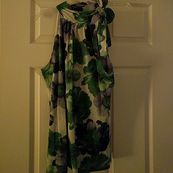 New York & Company flower sleeveless blouse w/ bow