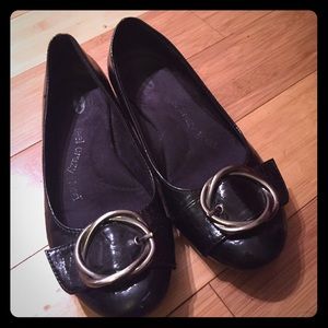 Dr. Scholls black patent leather flats