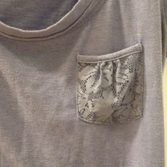 Purple scoop neck, size medium - Picture 2 of 2