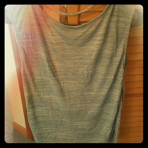 Adorable grey summer shirt!
