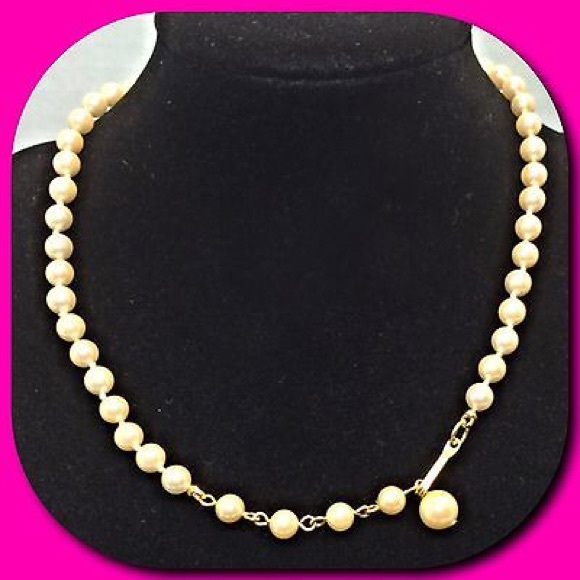 High Quality Strand Faux Pearl Necklace - Picture 2 of 4