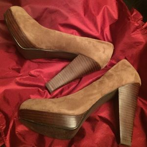 👠💋🎀 Chinese Laundry Platform Pump, Suede, Sz 8
