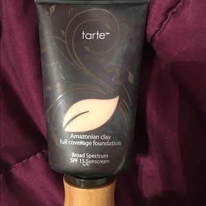 Tarte Amazonian clay foundation
