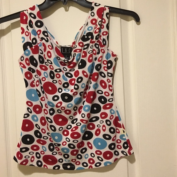 Beautiful top. - Picture 2 of 2