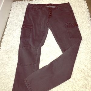 Cute black cargo pants!