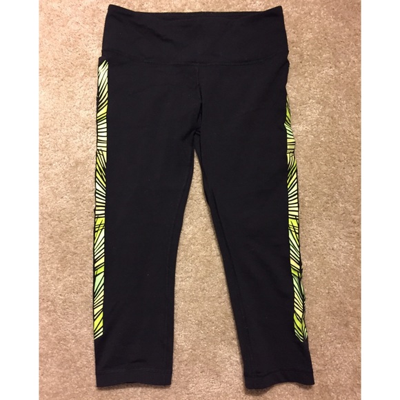 Black Lululemon capris