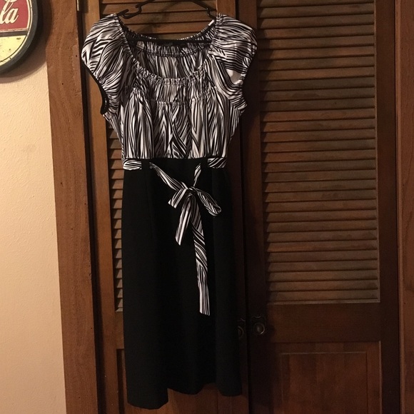 Very cute work style dress