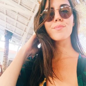 Meet your Posher, Gina 🌴Insta @onehauteprime🌴