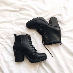 Combat boots