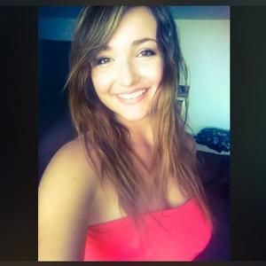 Meet your Posher, Chloe