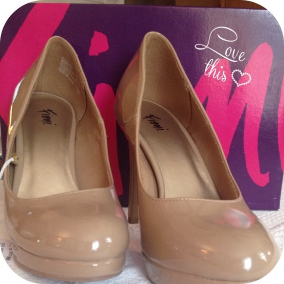 Fioni nude stiletto heels!