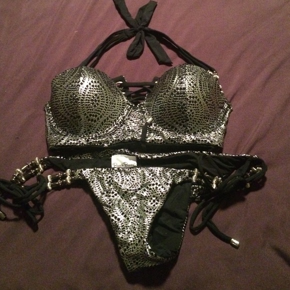 Beach Bunny Bikini!! Make me an offer!!