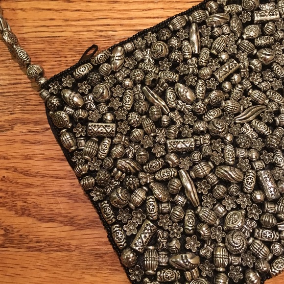 Unique seashell & floral beads shoulder bag! - Picture 3 of 3