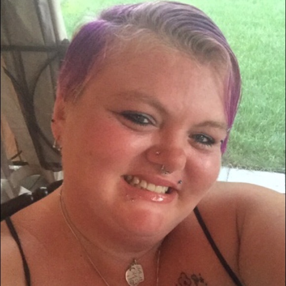 Meet your Posher, Jeannine - Picture 3 of 4