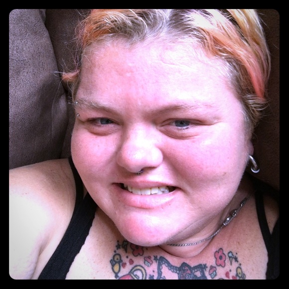 Meet your Posher, Jeannine - Picture 1 of 4