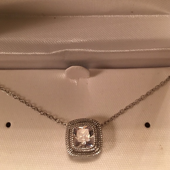 Necklace - Picture 2 of 4