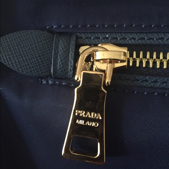 BNWT Prada nylon Pochette bag 100% authentic navy - Picture 2 of 4