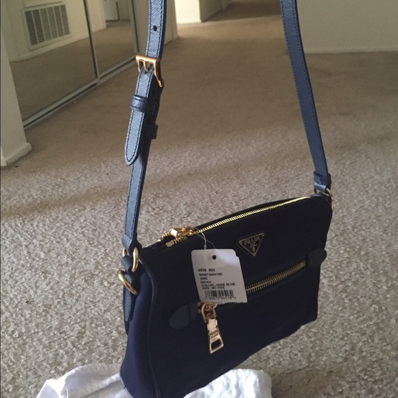 BNWT Prada nylon Pochette bag 100% authentic navy - Picture 4 of 4