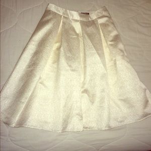 Express pearl white - Mid - high waisted skirt