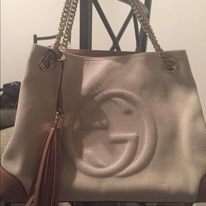 100% authentic mint condition Gucci shoulder bag