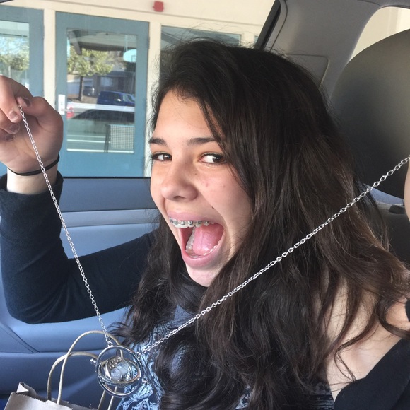 Meet your Posher, Michelle - Picture 4 of 5