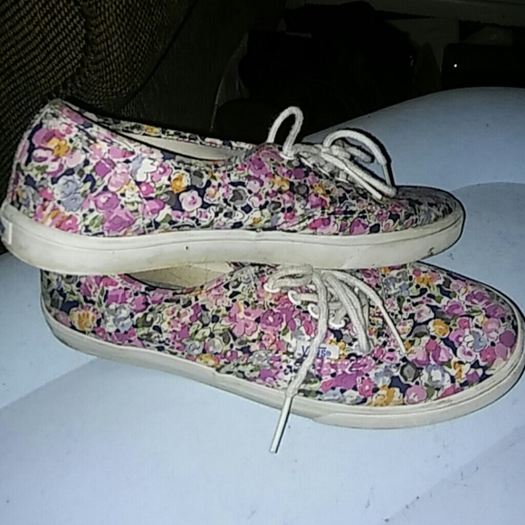 FLOWER PRINT VANS