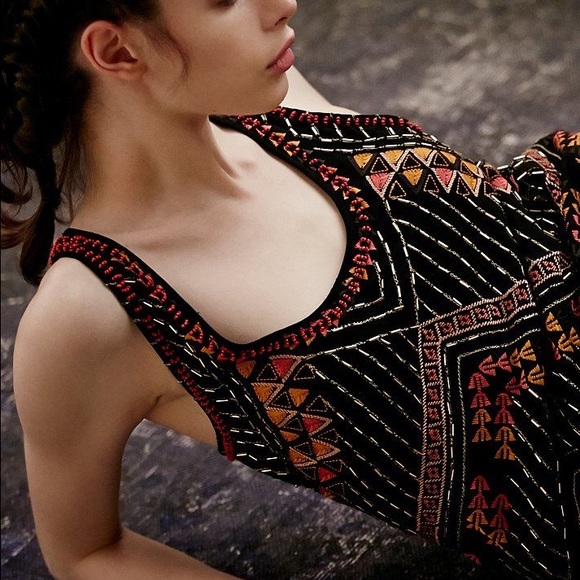 Free People Dresses & Skirts - Free People Tribal Arrows embroidered shift dress