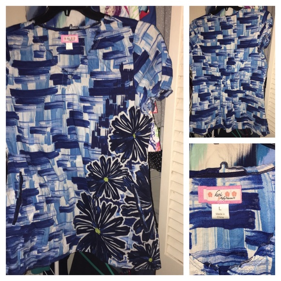 Koi large Scrub top