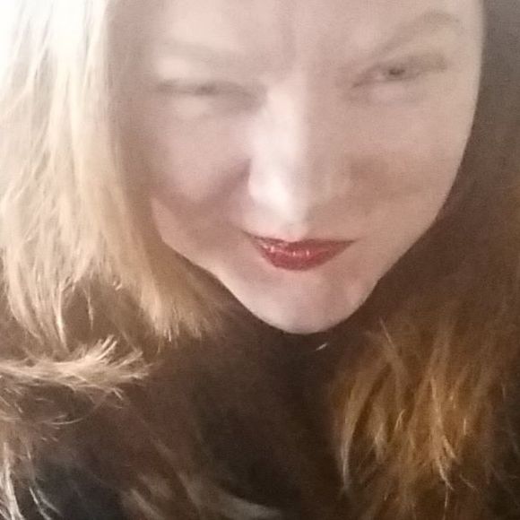 Meet your Posher, Sarah - Picture 1 of 1