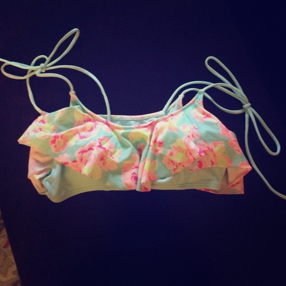 Victoria's Secret PINK flounce swim top