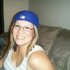 Meet your Posher, Cynthia