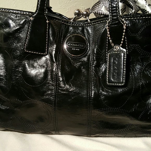 ❤SOLD❤Coach Black purse w/Baby Blue lining - Picture 2 of 4