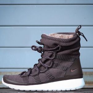 Nike Roshe One Hi Sneaker