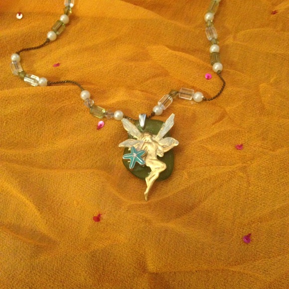 Fairy necklace mounted on sea glass - Picture 1 of 1