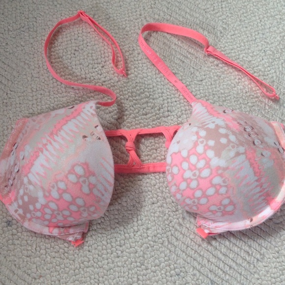 V.S. Front closure push up bra💗 - Picture 2 of 3