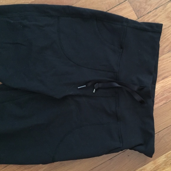 lulu lemon long leg, adjustable waist band pants