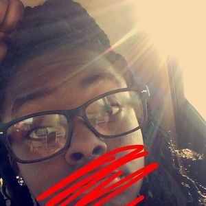 Meet your Posher, Cynthia