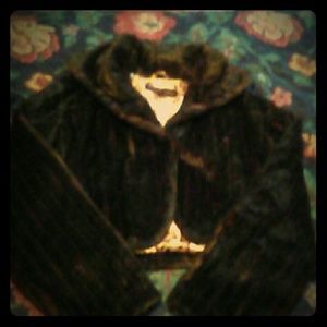 Faux fur half jacket
