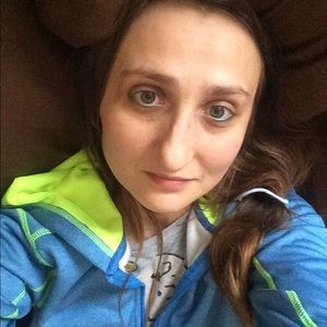 Meet your Posher, Azra