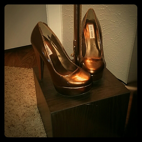 Pumps - Picture 1 of 3