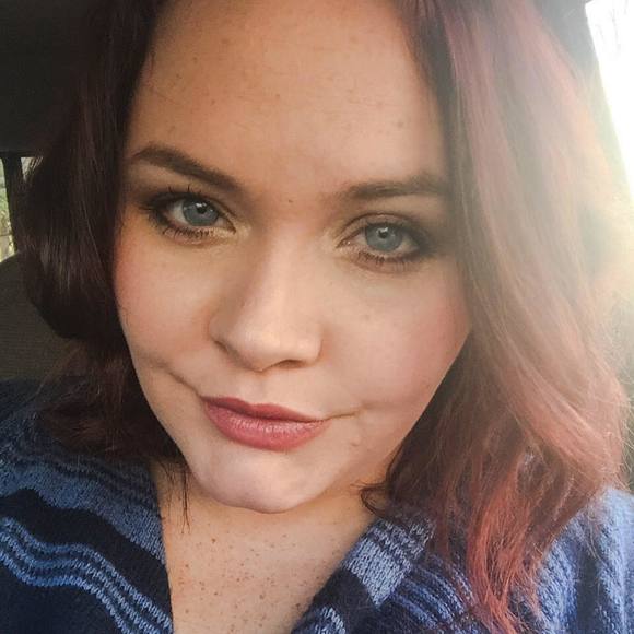 Meet your Posher, Katie - Picture 1 of 1