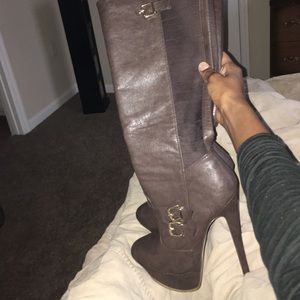 Cute 5 1/2 high boots