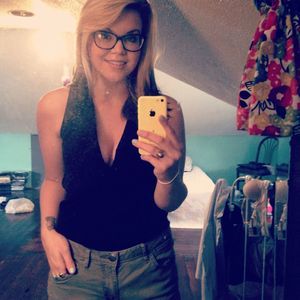 Meet your Posher, Kaylie