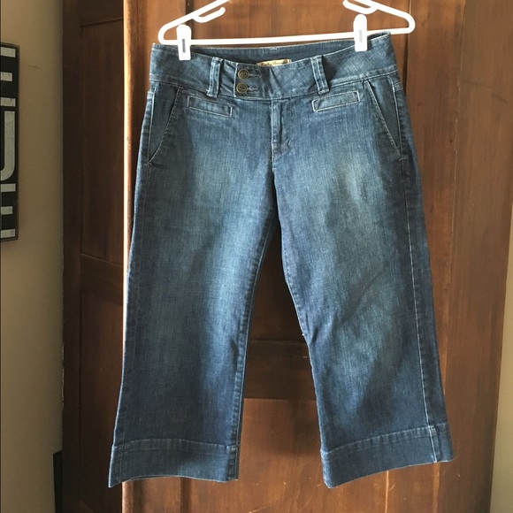 Lucky Capris 6/28