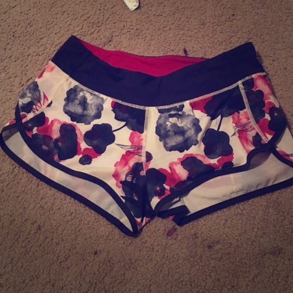 Lululemon Running Shorts size 6