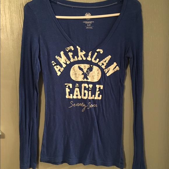 American Eagle long sleeve v-neck