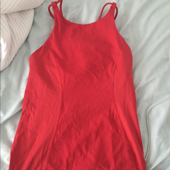 Lululemon workout tank size 6